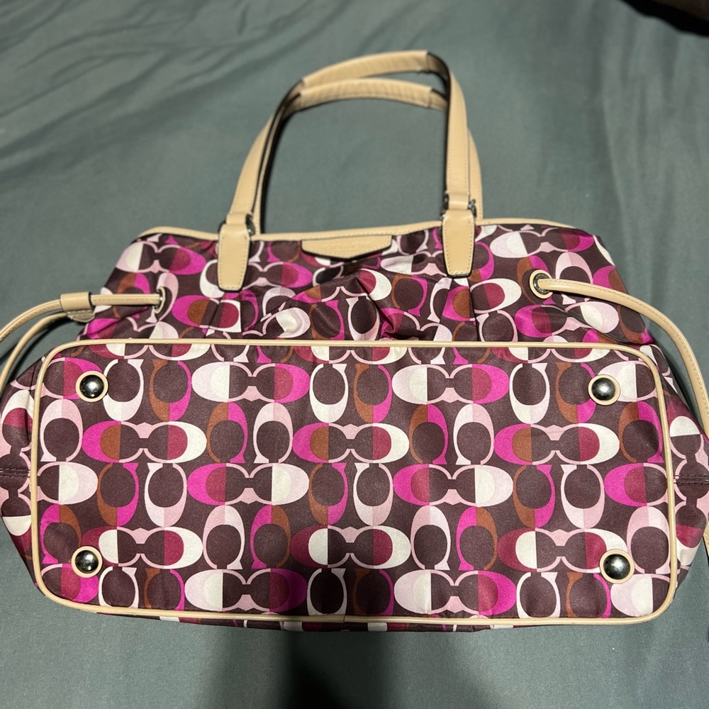 💕Coach Handbag 💕 - Picture 2 of 7